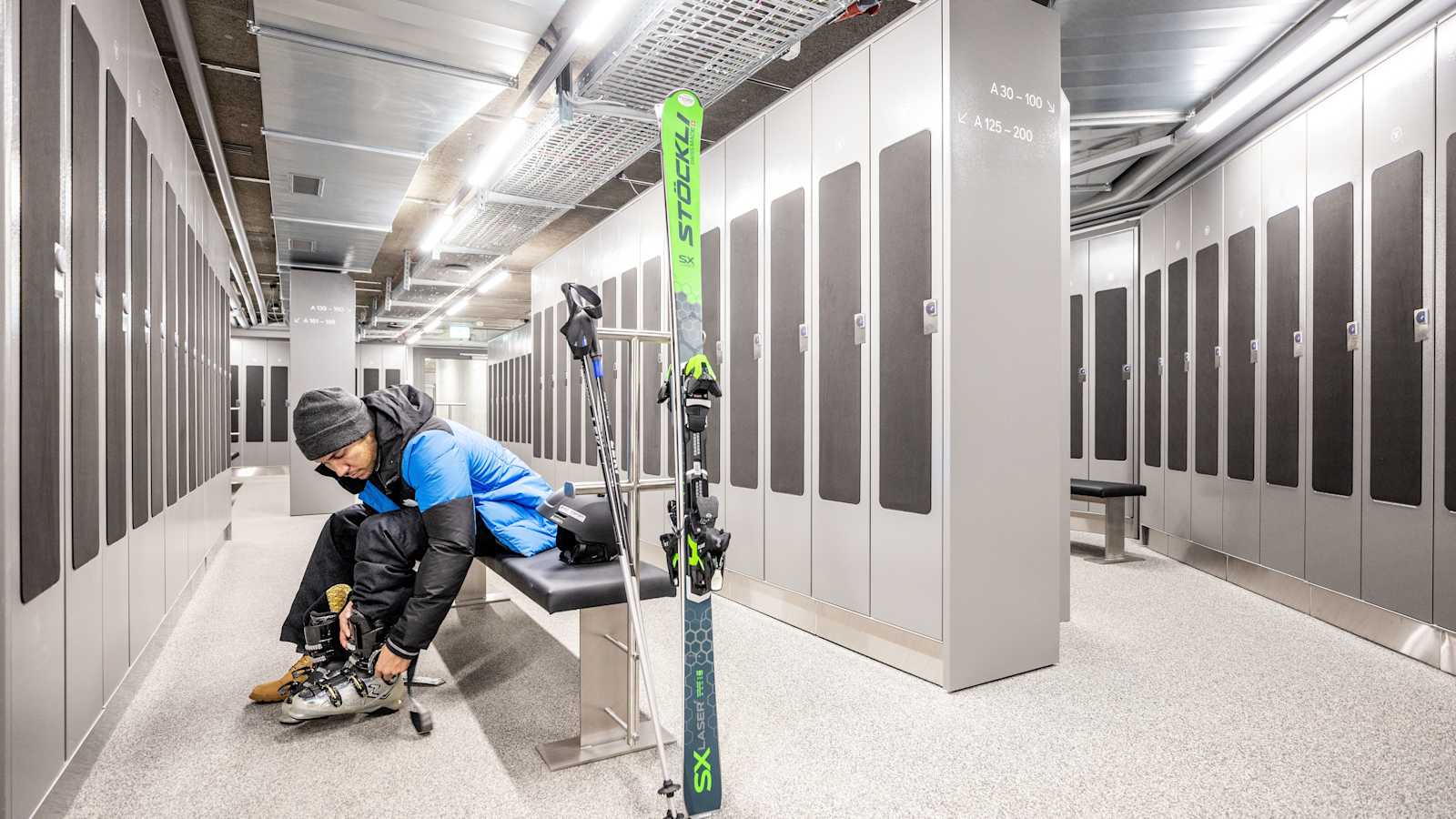 Ski locker instead of carrying your skis around