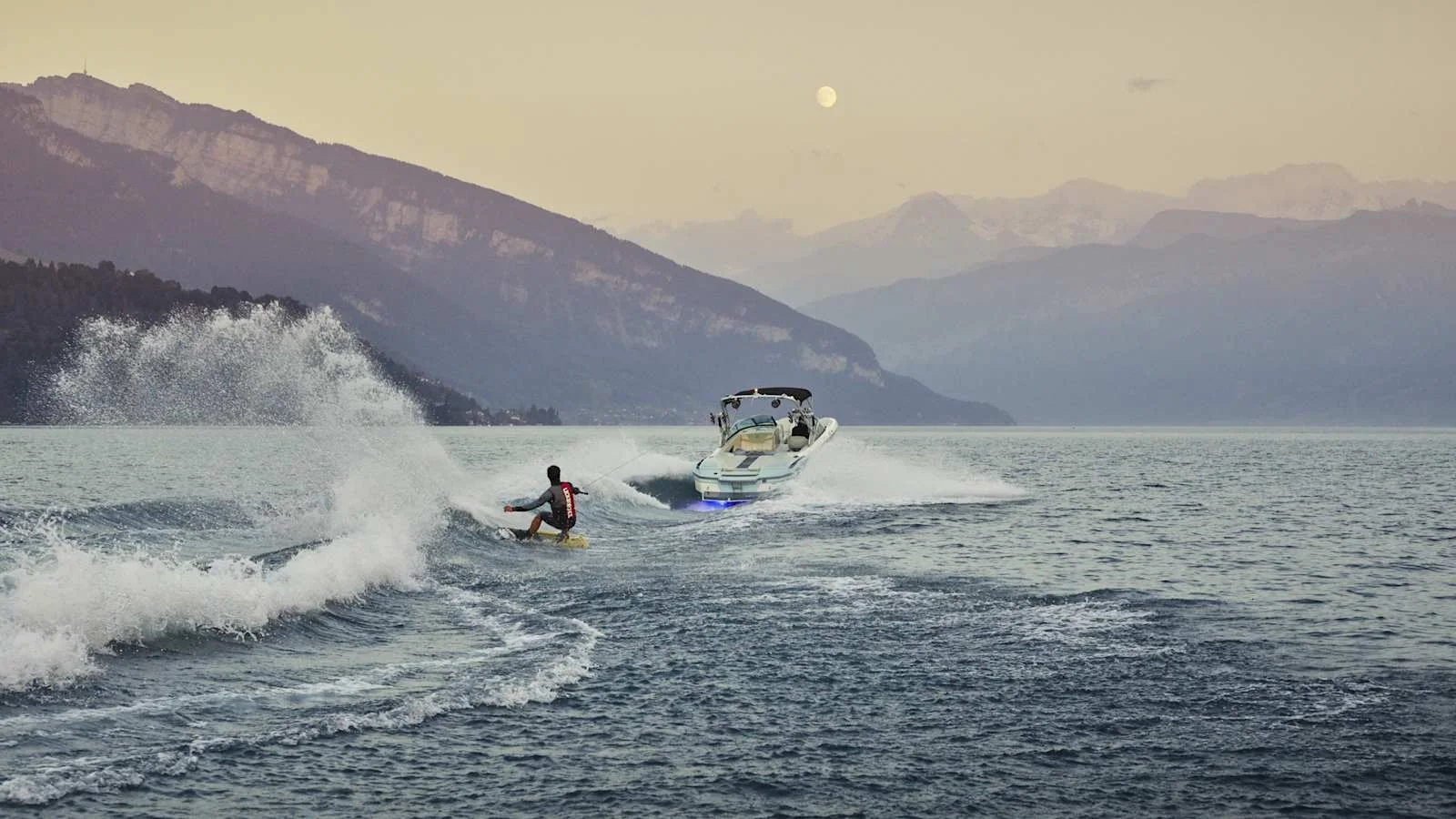 Wakeboarding on Lake Thun