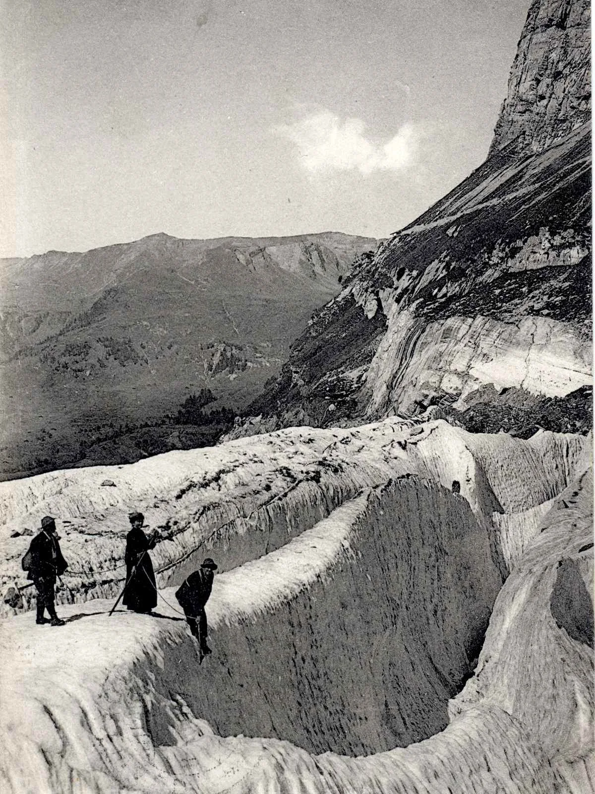 Historical photograph of mountain guides